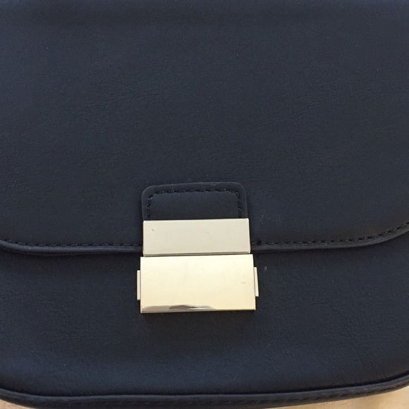 Small black cross body bag - Picture 2 of 5